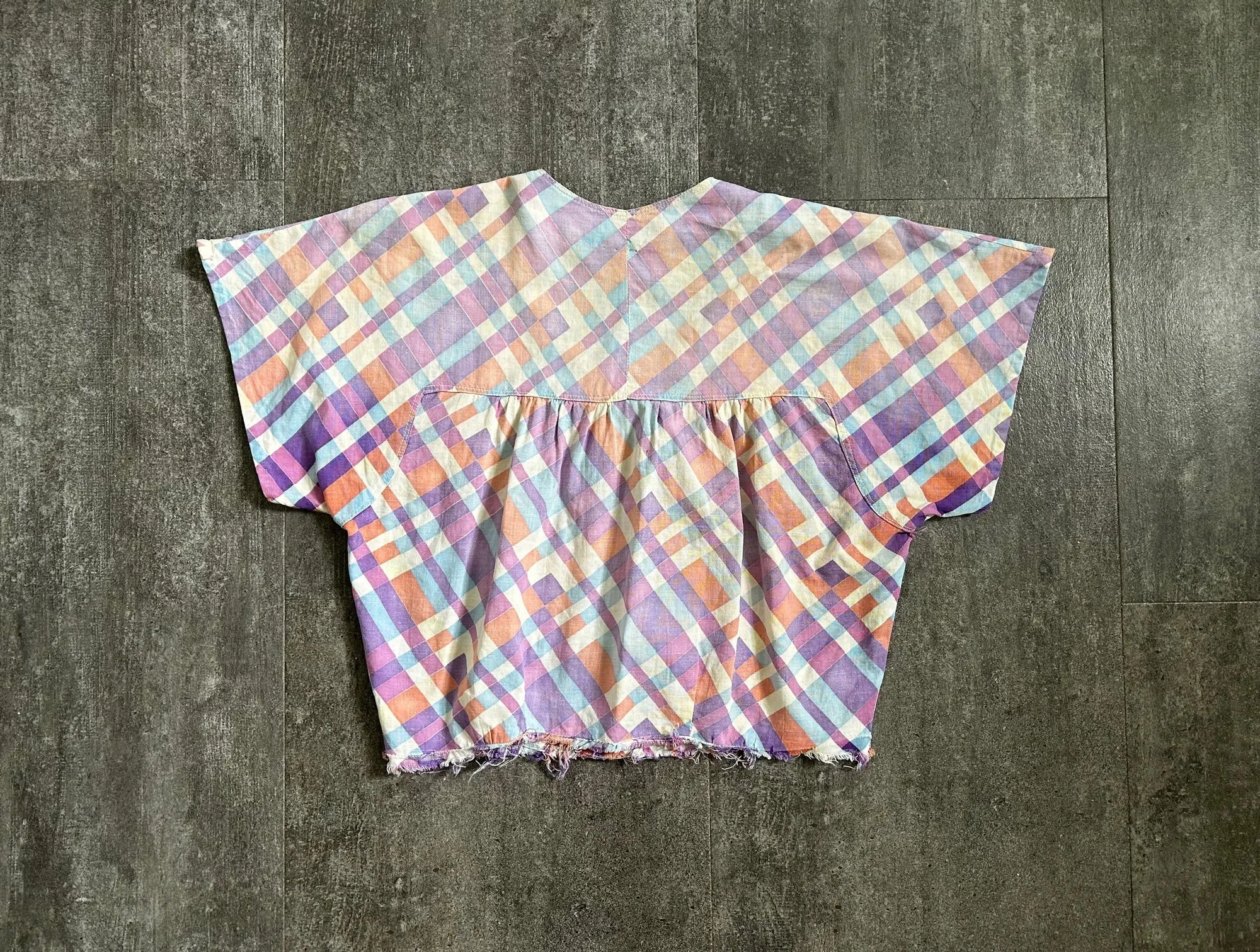 1930s 1940s top . vintage cotton feedsack top . size s to m