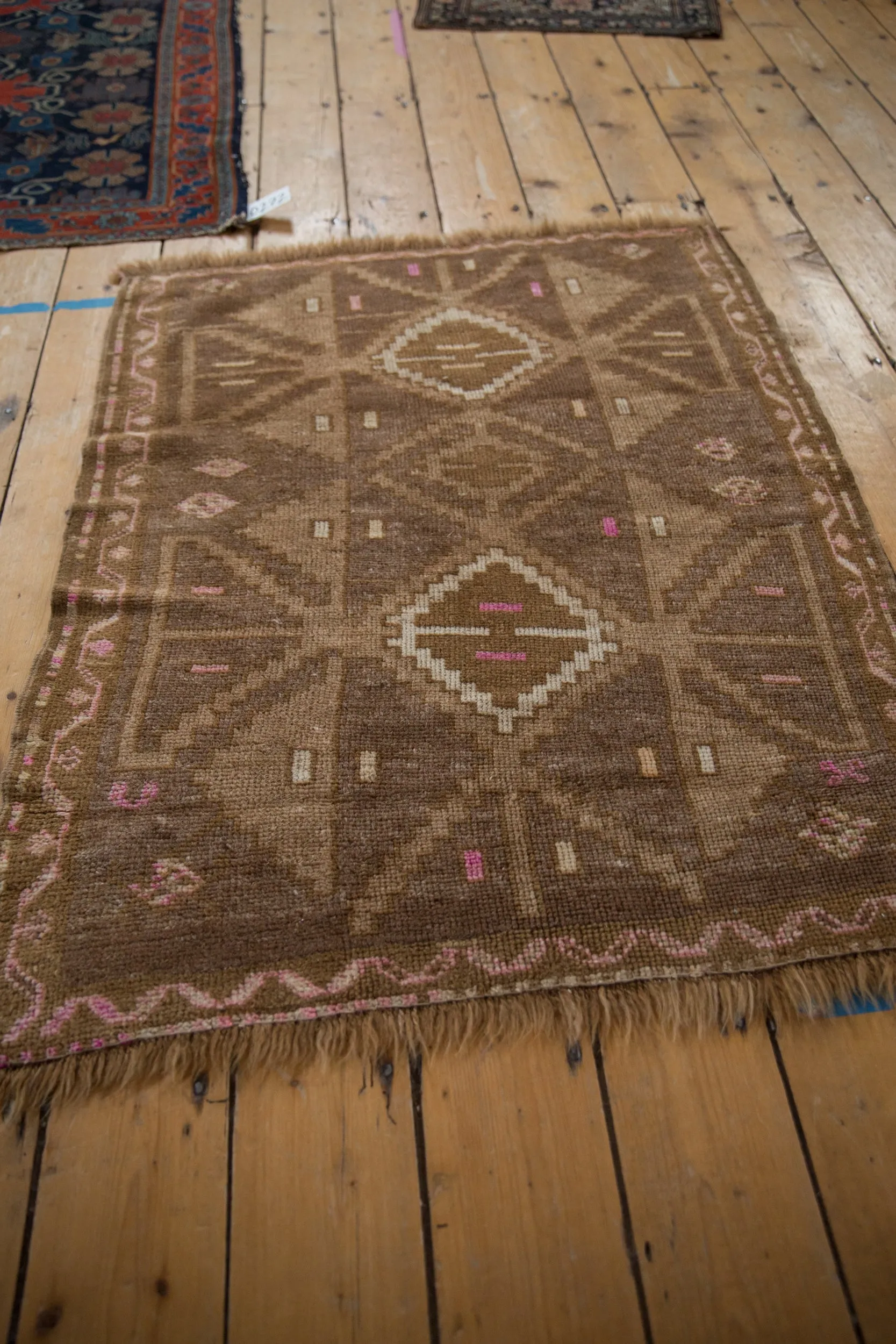 3x3.5 Vintage Distressed Kars Square Rug