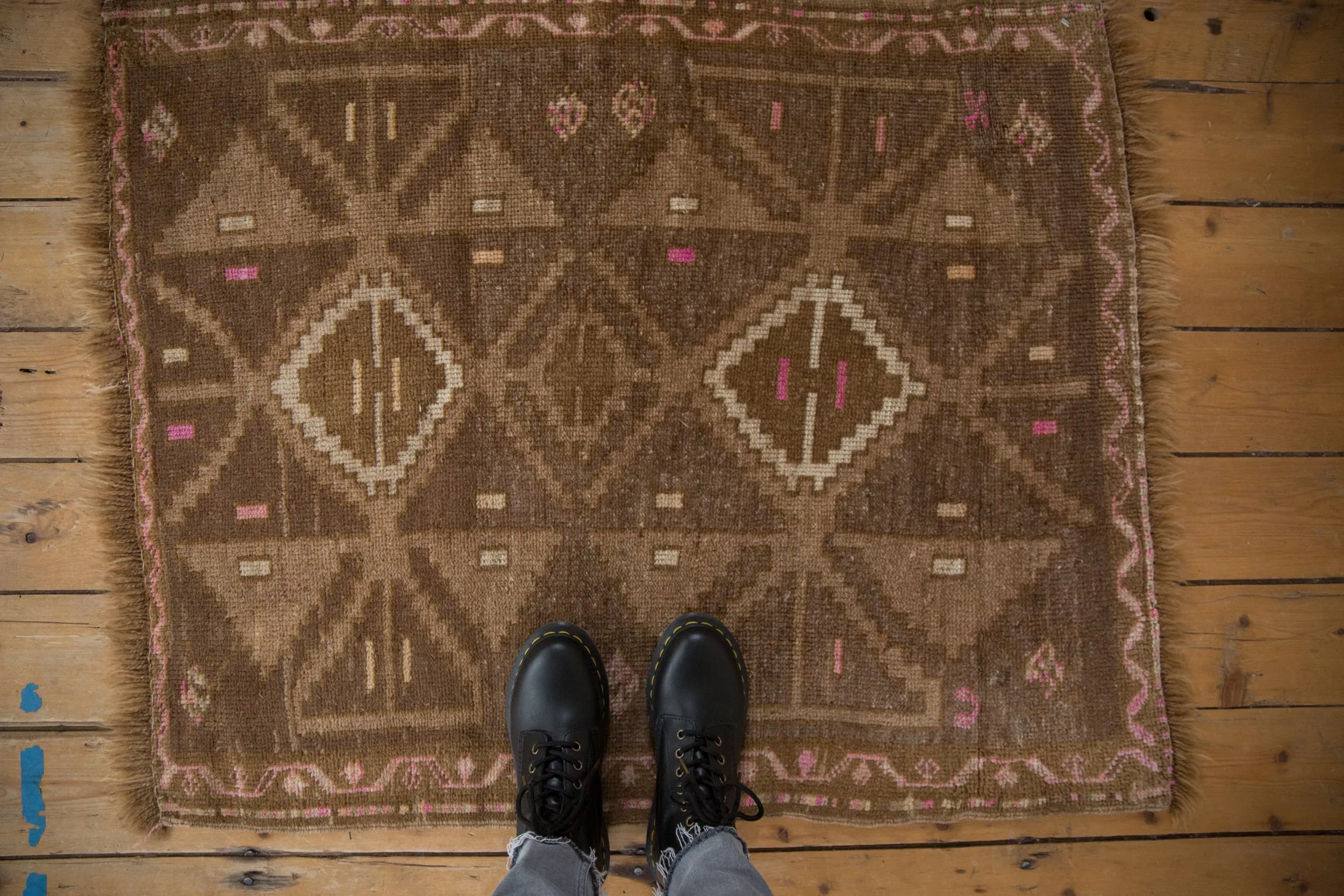 3x3.5 Vintage Distressed Kars Square Rug