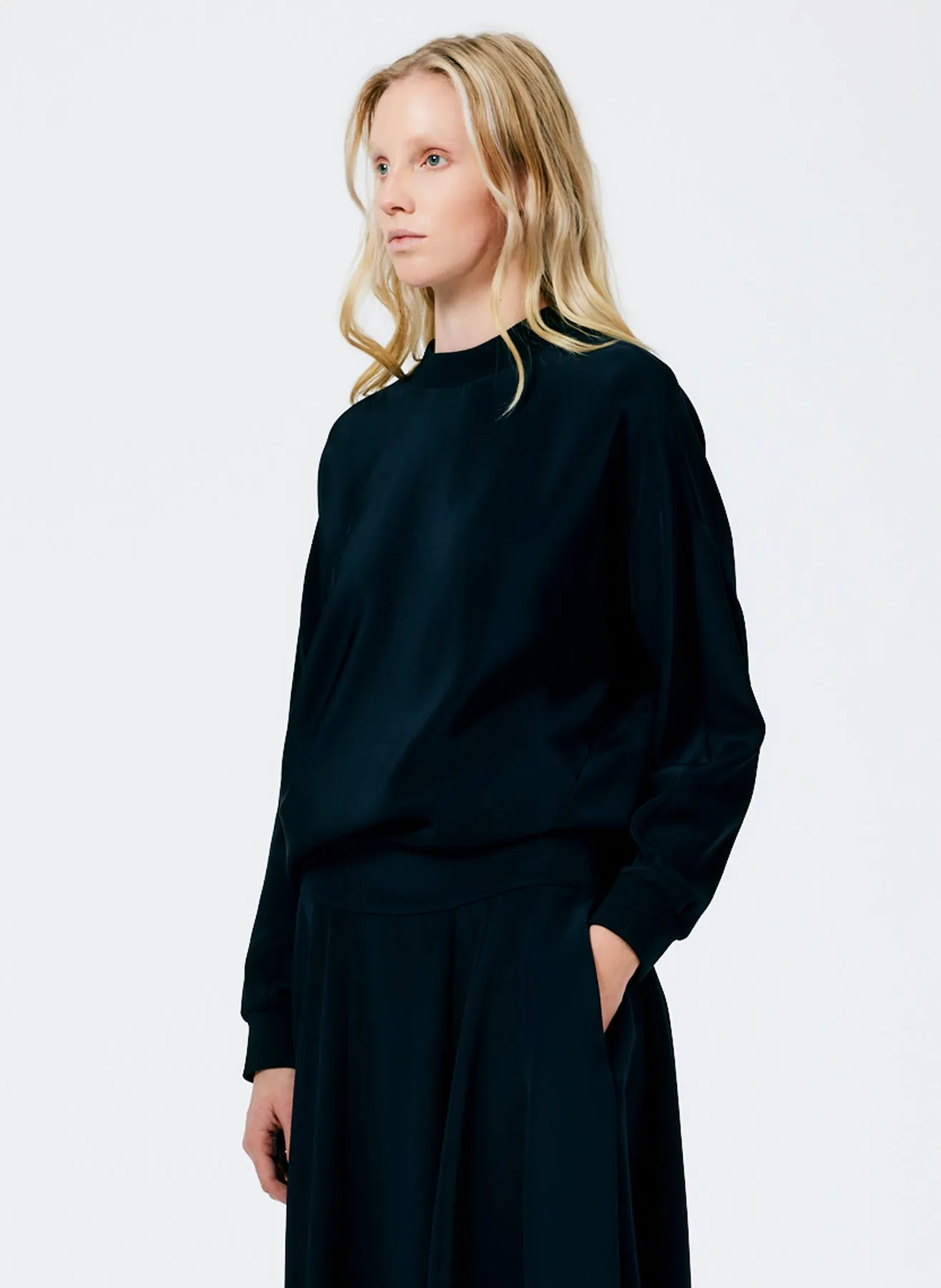 4-Ply Silk Cocoon Crewneck Sweatshirt