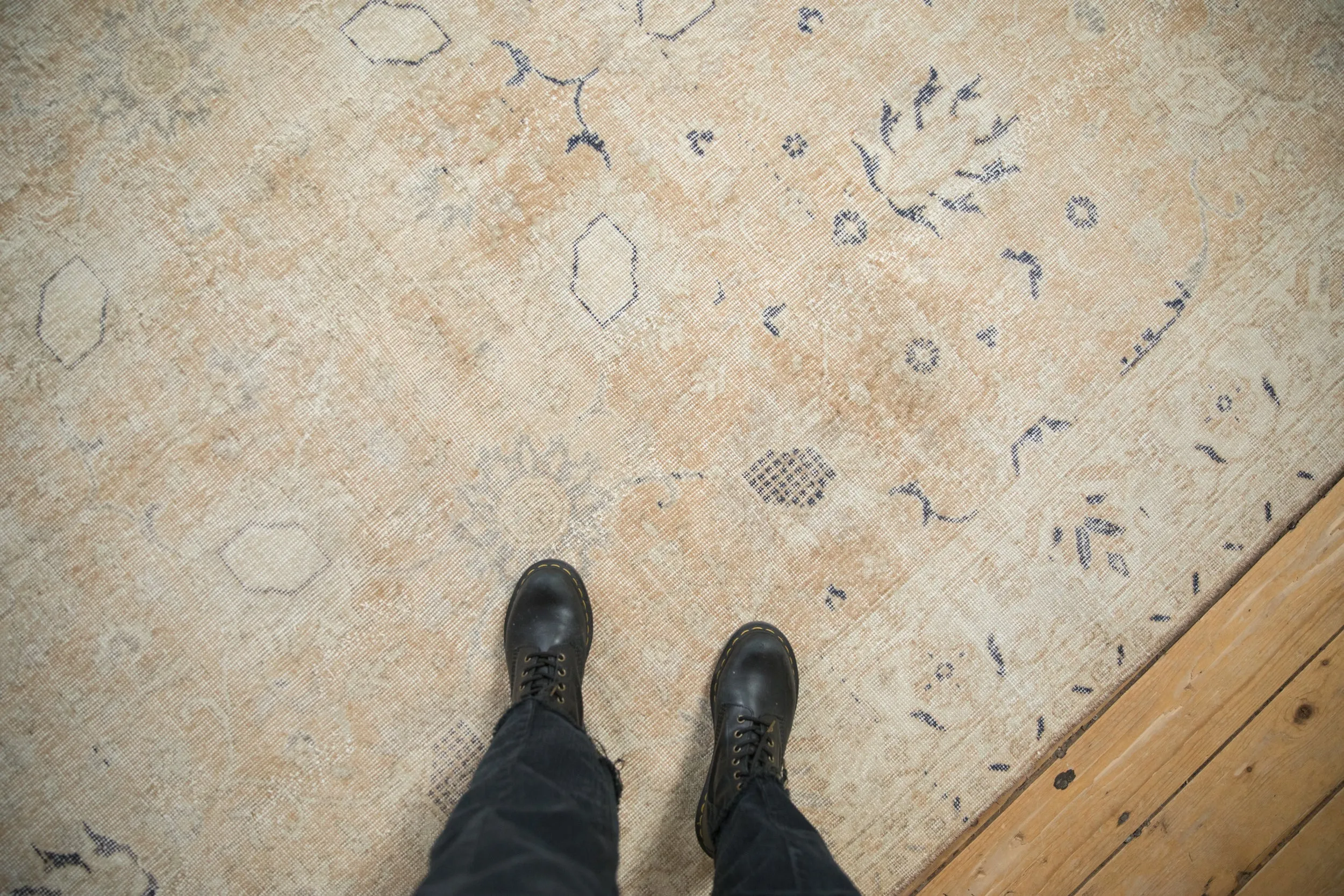 6.5x10 Vintage Distressed Sparta Carpet