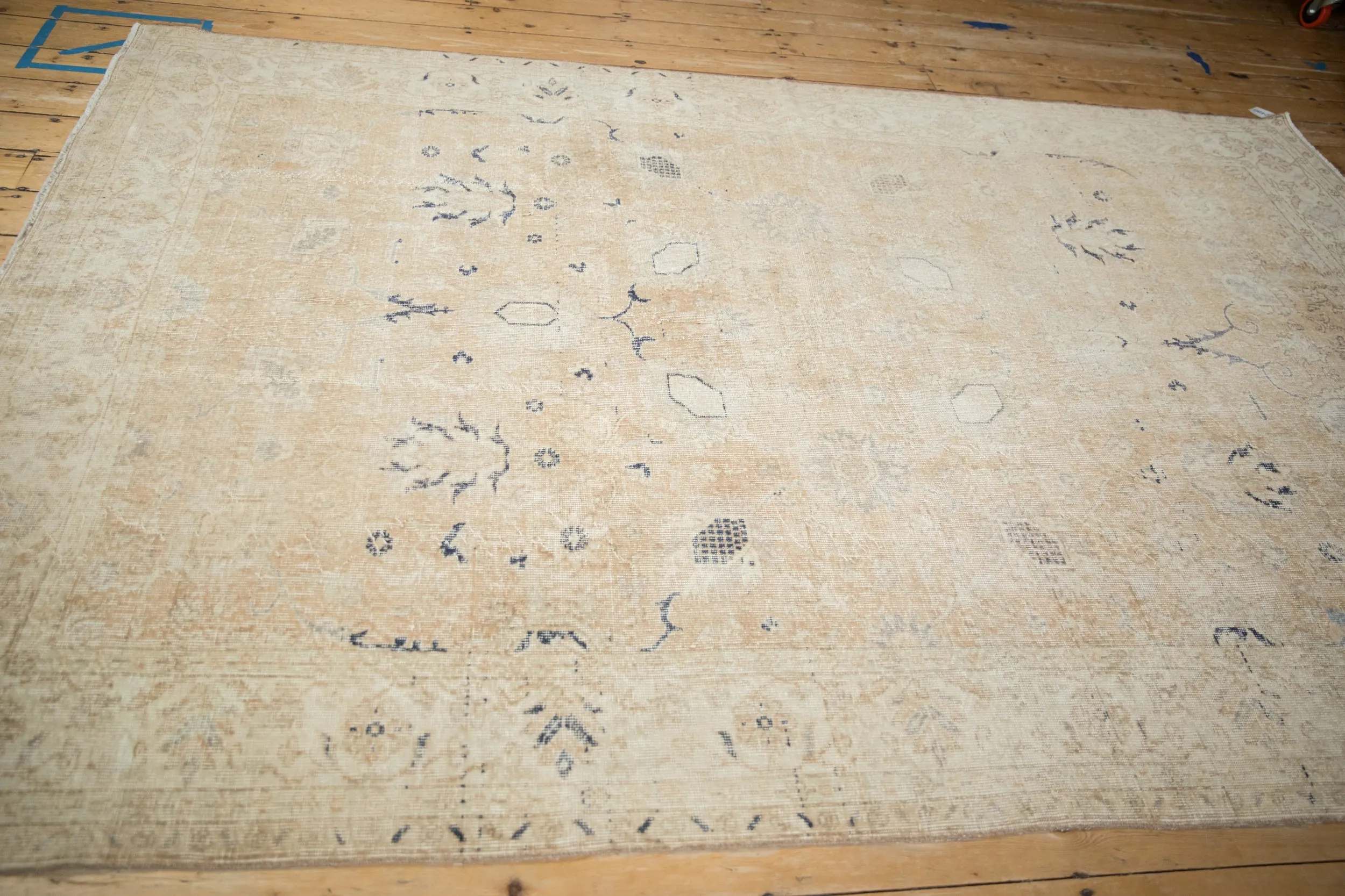 6.5x10 Vintage Distressed Sparta Carpet
