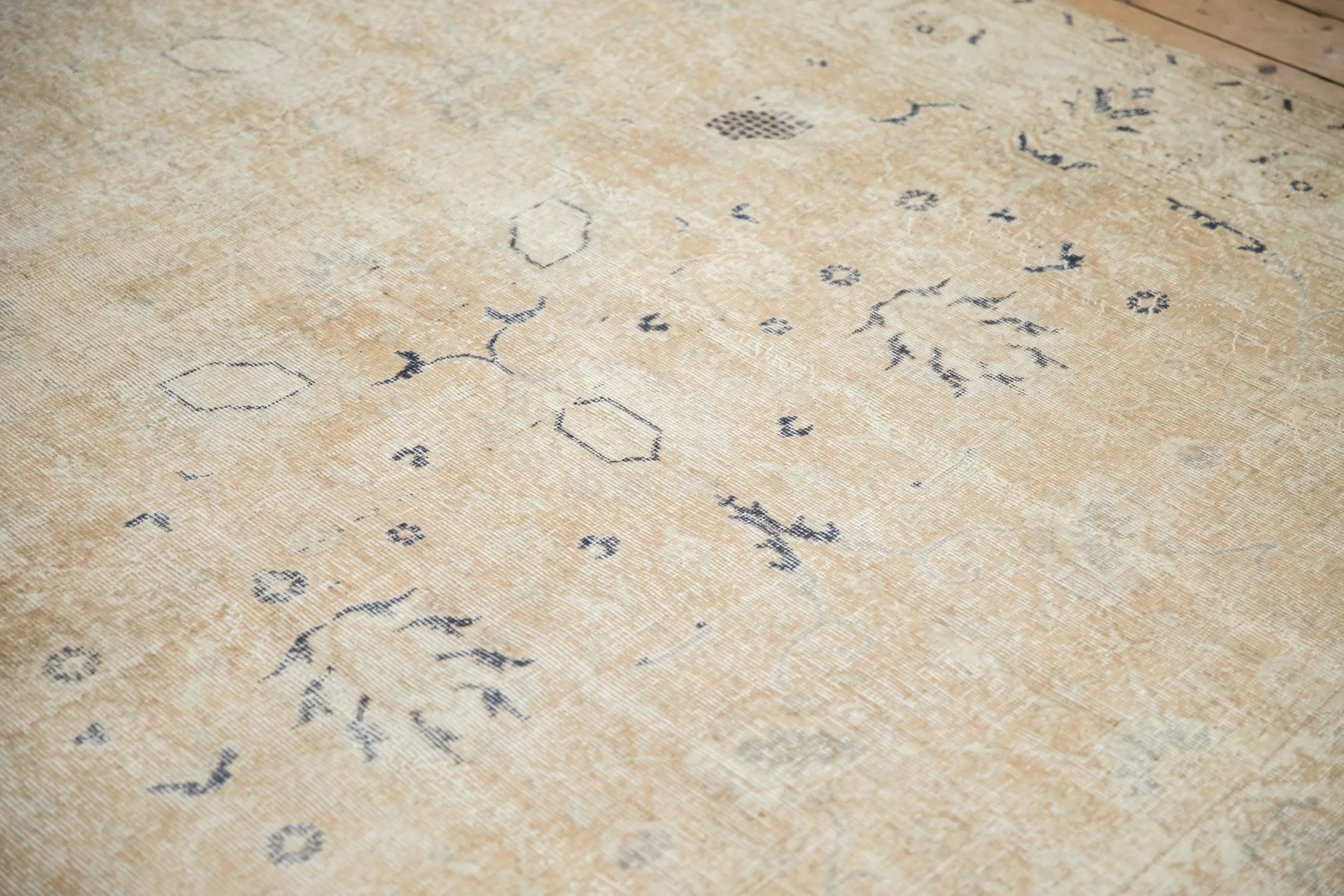 6.5x10 Vintage Distressed Sparta Carpet