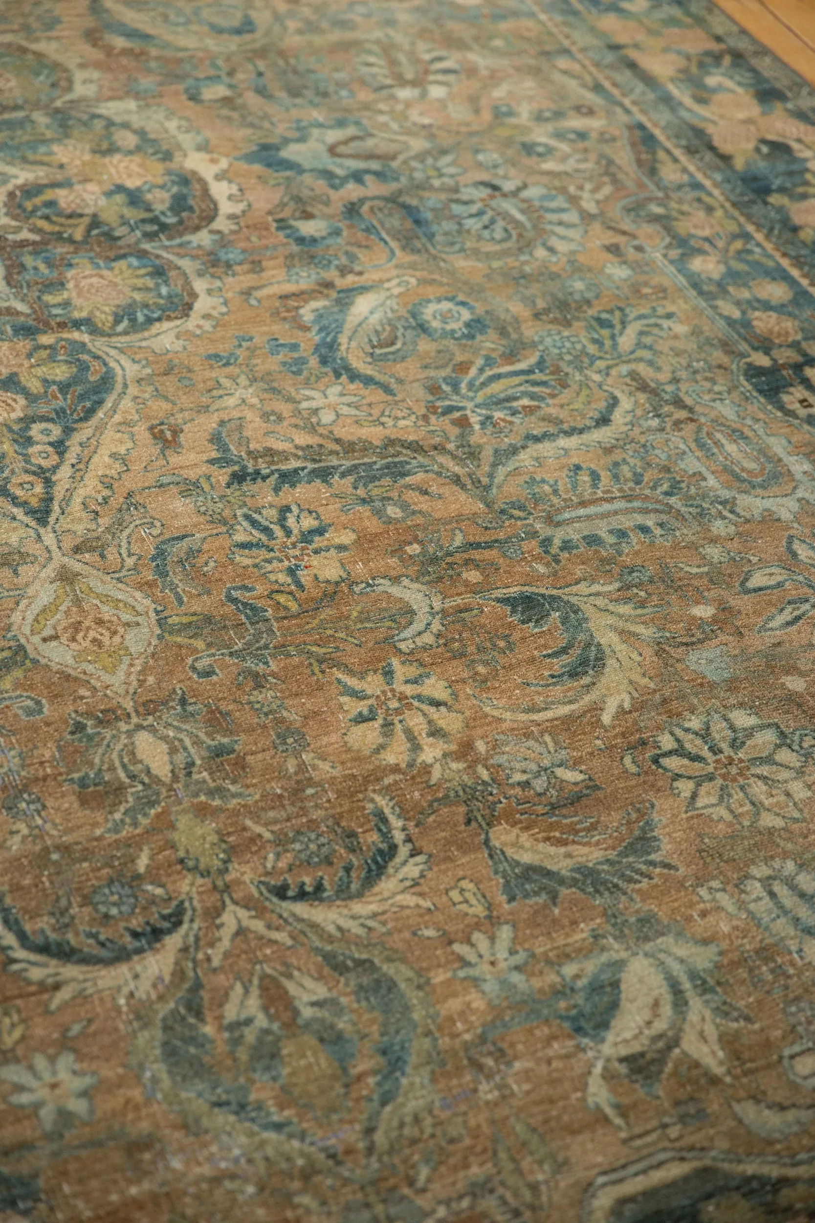 8x11.5 Vintage Distressed Bijar Carpet
