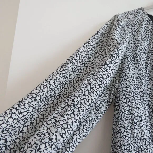 &amp; OTHER STORIES Voluminous Twill Tiered Mini Dress Ditsy Floral Black White Sz M
