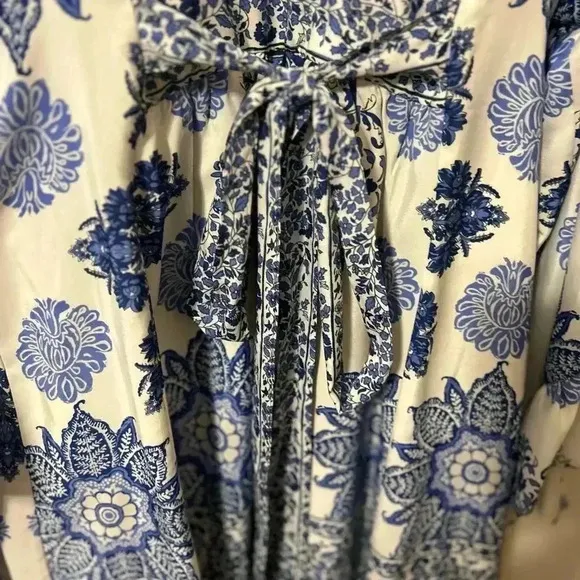 Betsy Johnson White/ Blue Floral Boho Kimona Longsleeve Ruffled Dress