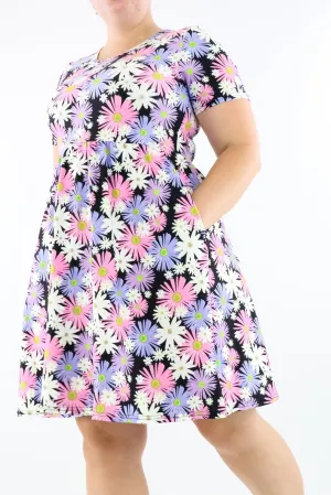 Darling Daisy - Short Sleeve Skater Dress - Knee Length - Side Pockets