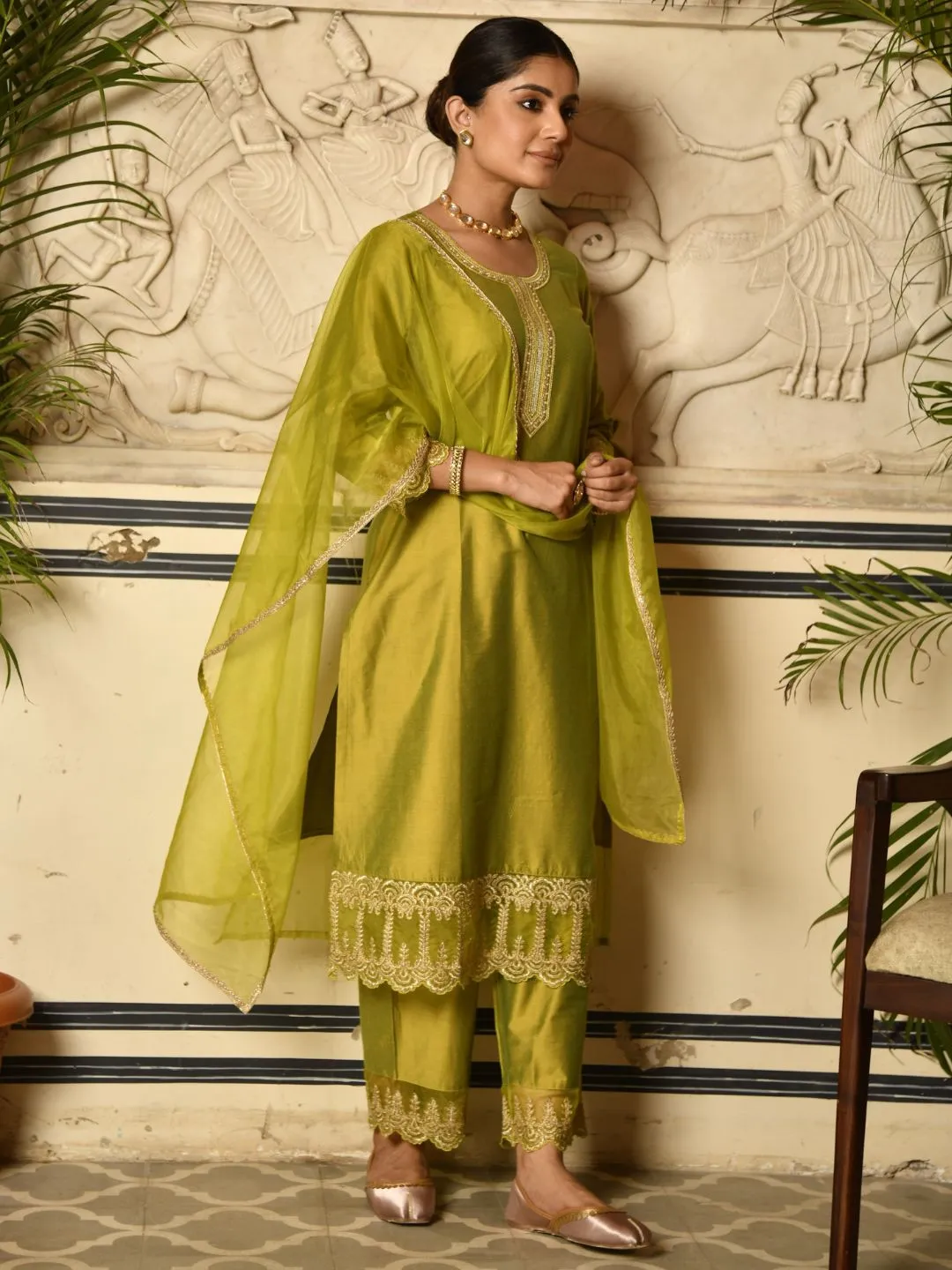 Green Art Silk Kurta Set with Scalloped Zari Embroidered Details with dupatta