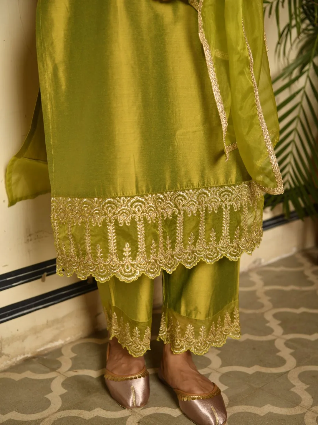Green Art Silk Kurta Set with Scalloped Zari Embroidered Details with dupatta