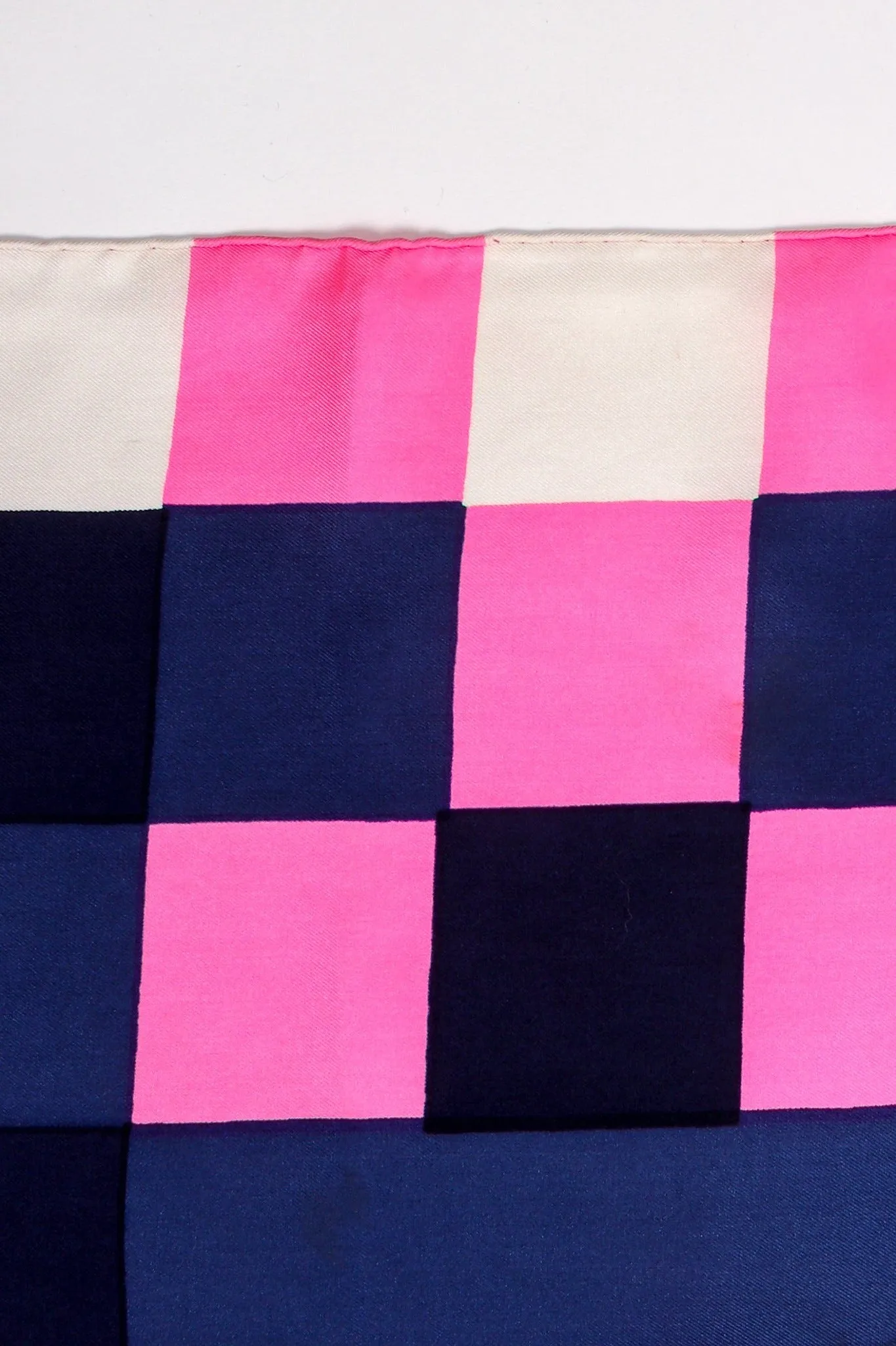 Hot Checker Border Scarf