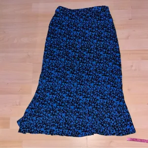 ICHI Botanical Blue Floral Skirt Women’s Small Ruffled Flowy Midi Boho Fairycore