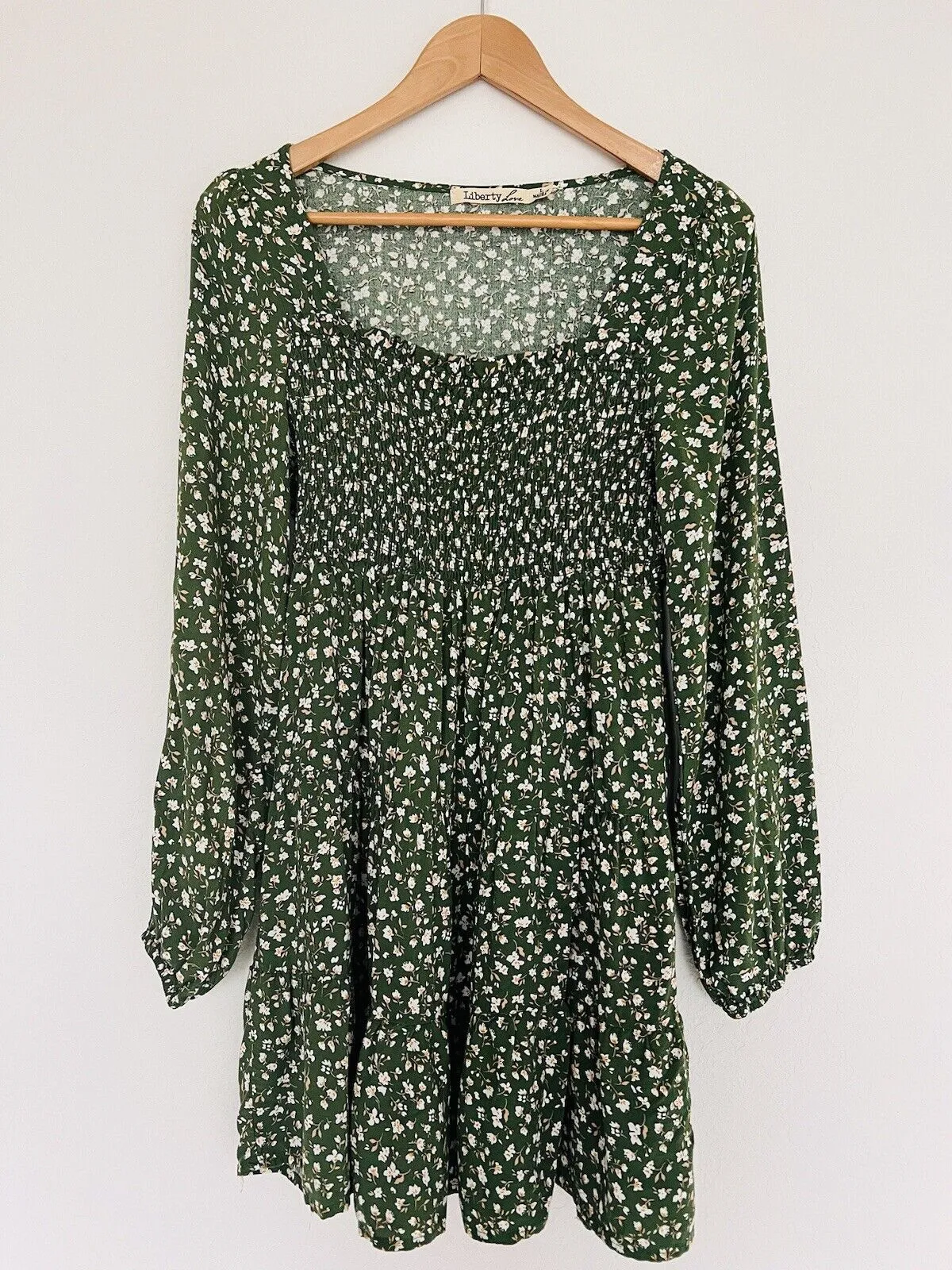 LIBERTY LOVE Green Smocked Dress Sz L Tiered Ditsy Flowers Balloon Sleeves Boho