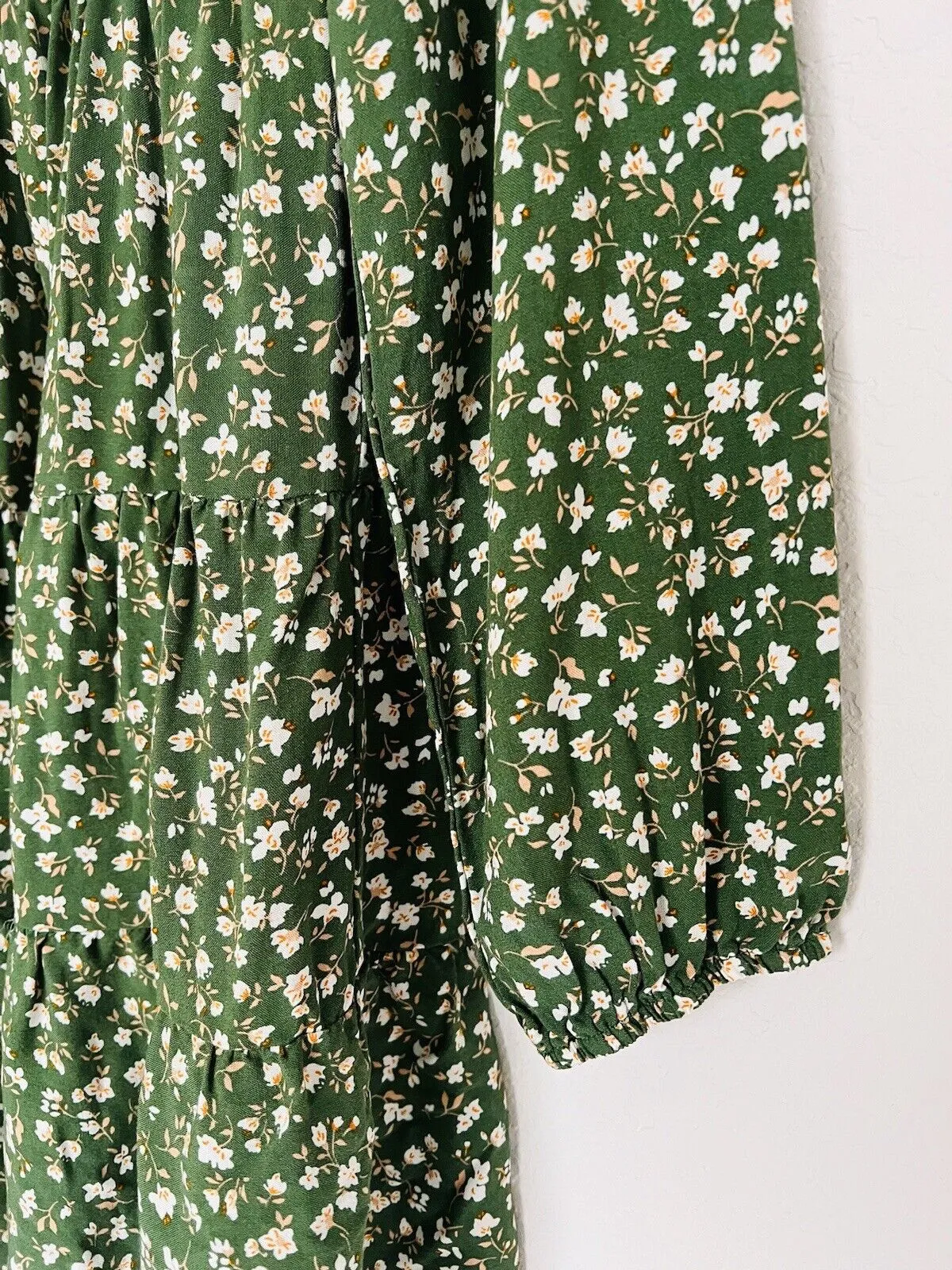 LIBERTY LOVE Green Smocked Dress Sz L Tiered Ditsy Flowers Balloon Sleeves Boho