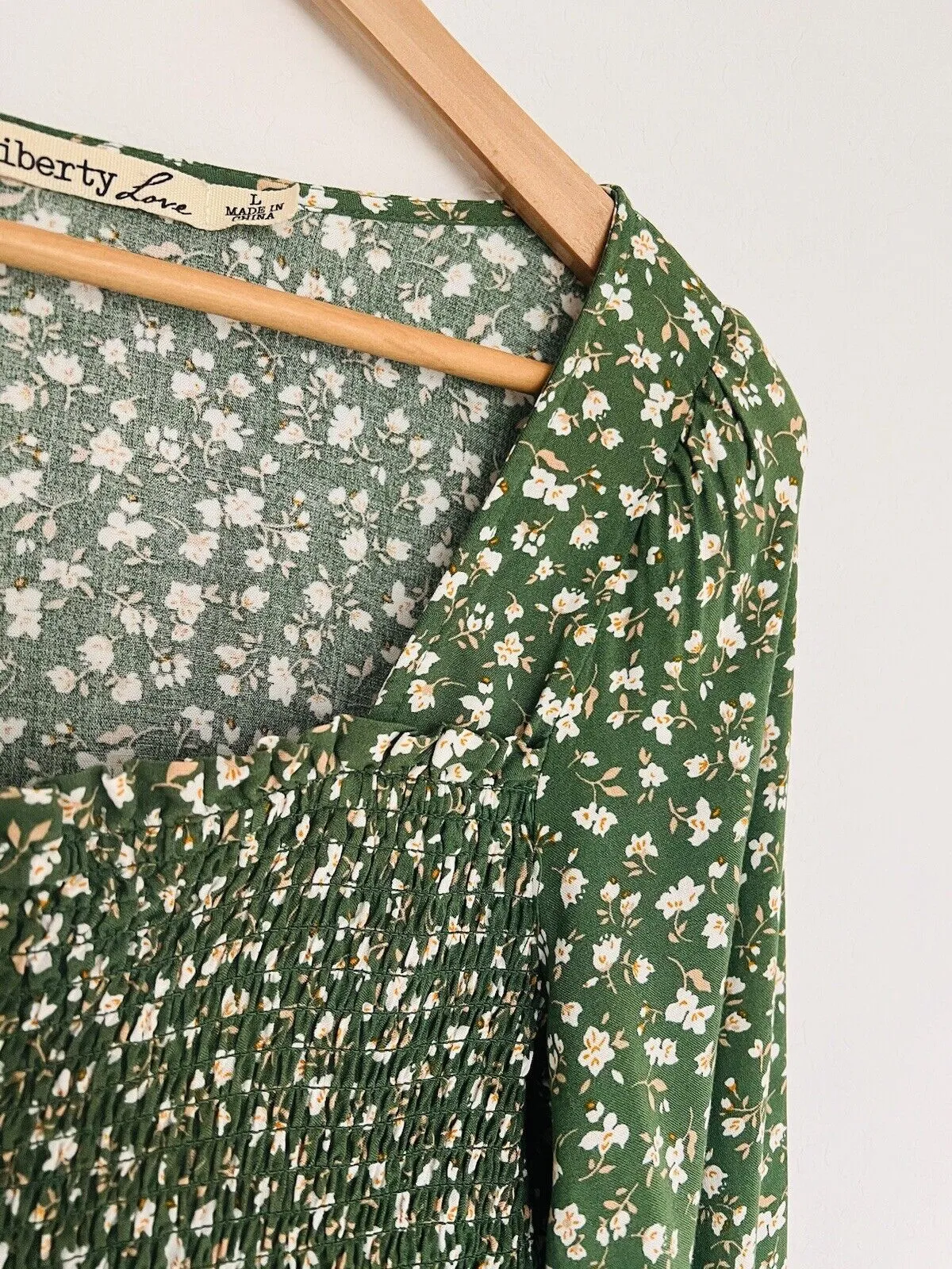 LIBERTY LOVE Green Smocked Dress Sz L Tiered Ditsy Flowers Balloon Sleeves Boho