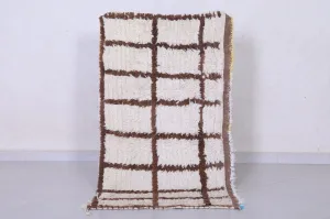 Moroccan Handmade Rug – Minimalist Checkered Design 2.4 x 4.5 ft