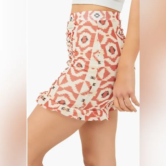 NEW FREE PEOPLE - Fully Lined Mesh Mini Skirt with Ruching and Boho pattern