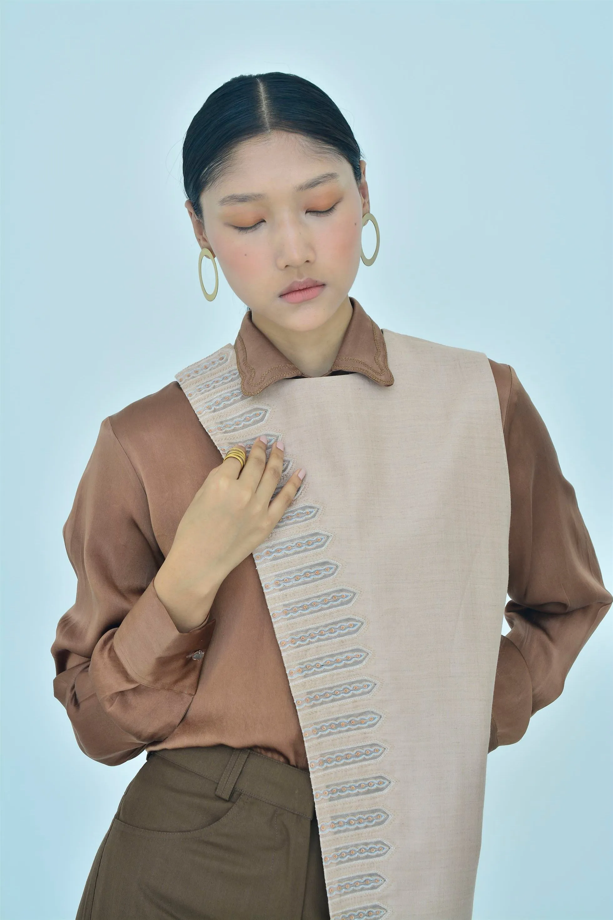 New Season Summer to Fall 2024-Overlay Wrap Embroidered Silk Off White-CR/TS/053-Suzanne-Fashion Edit Hemji