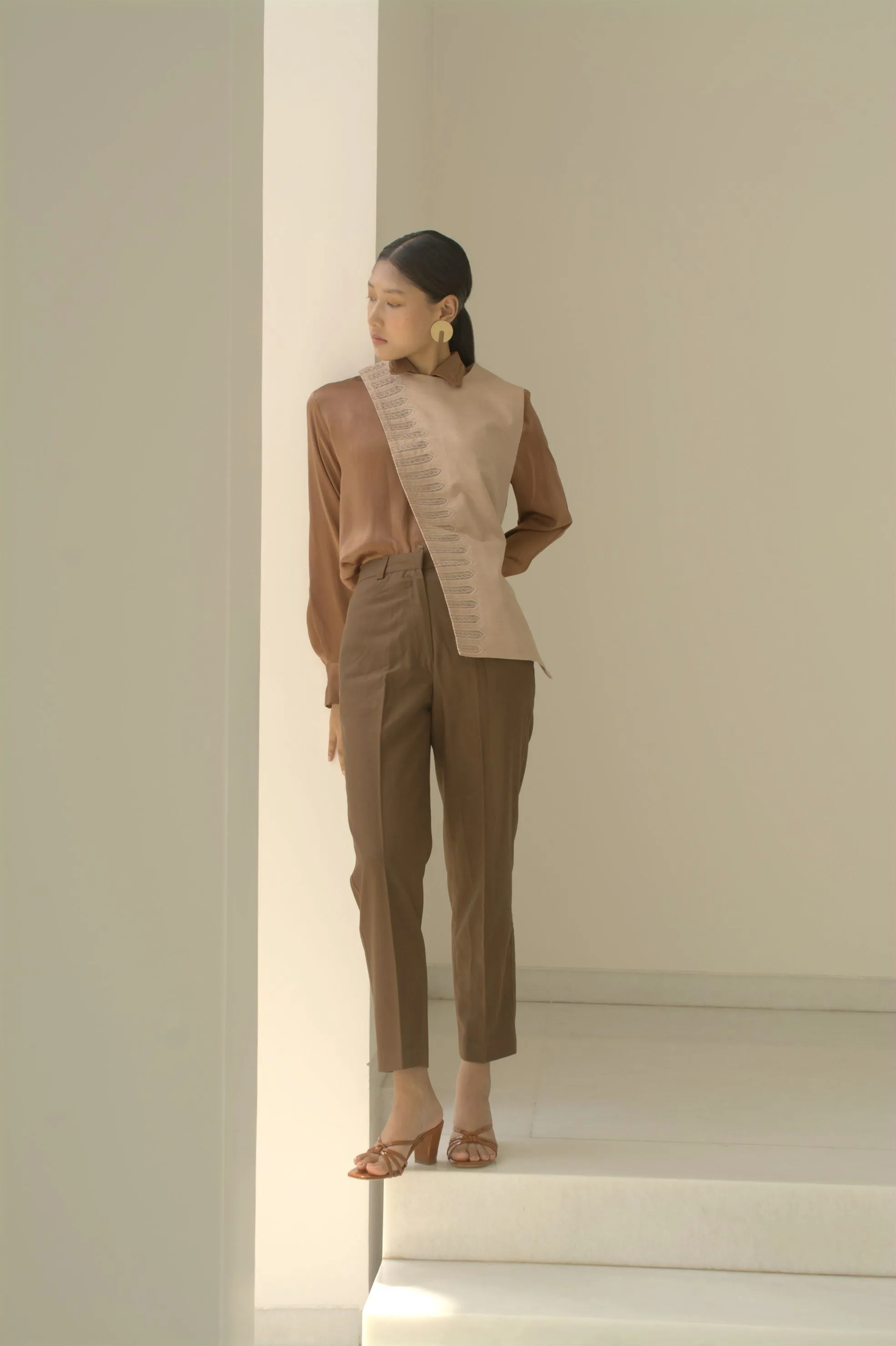 New Season Summer to Fall 2024-Overlay Wrap Embroidered Silk Off White-CR/TS/053-Suzanne-Fashion Edit Hemji