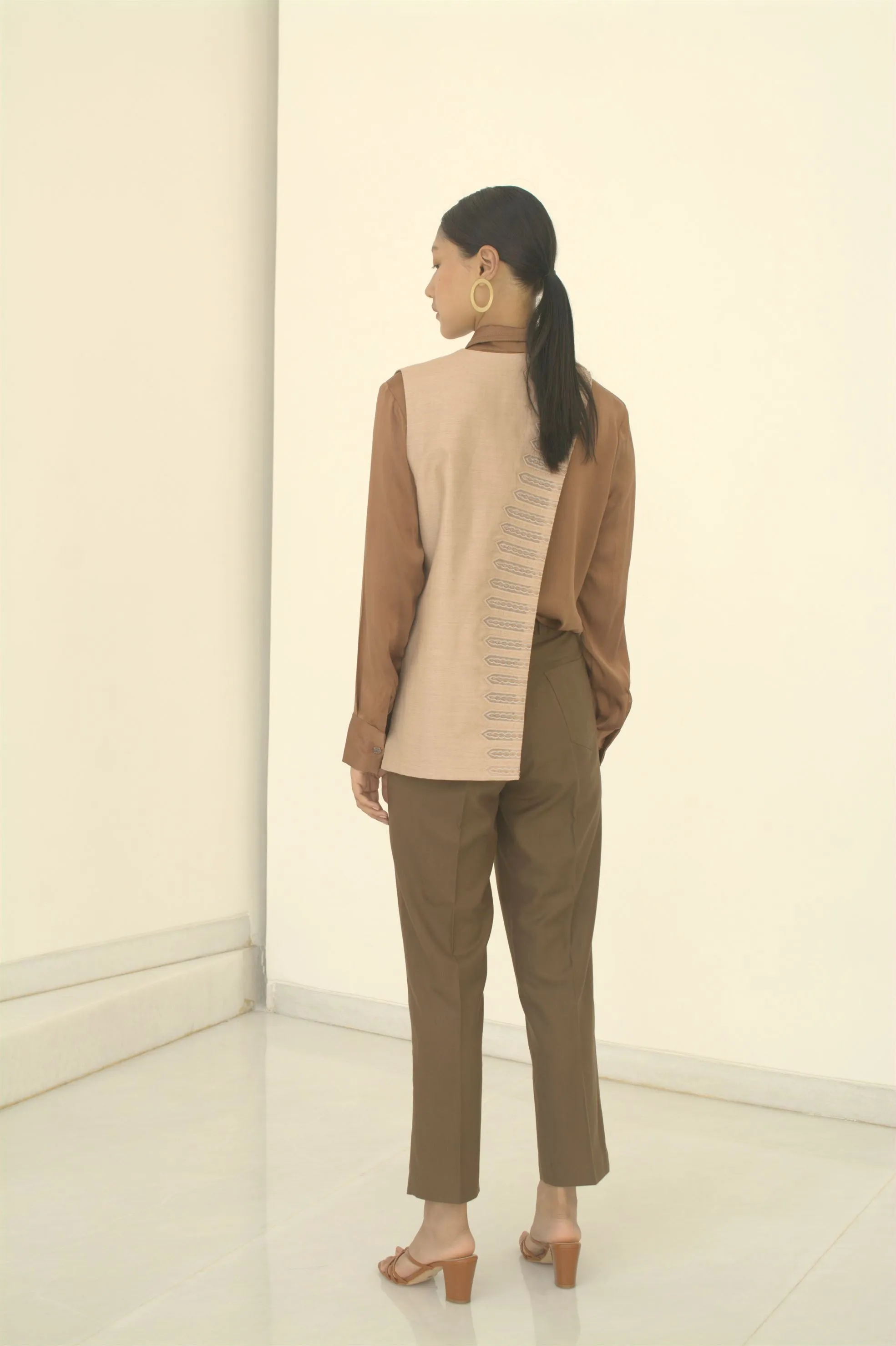 New Season Summer to Fall 2024-Overlay Wrap Embroidered Silk Off White-CR/TS/053-Suzanne-Fashion Edit Hemji