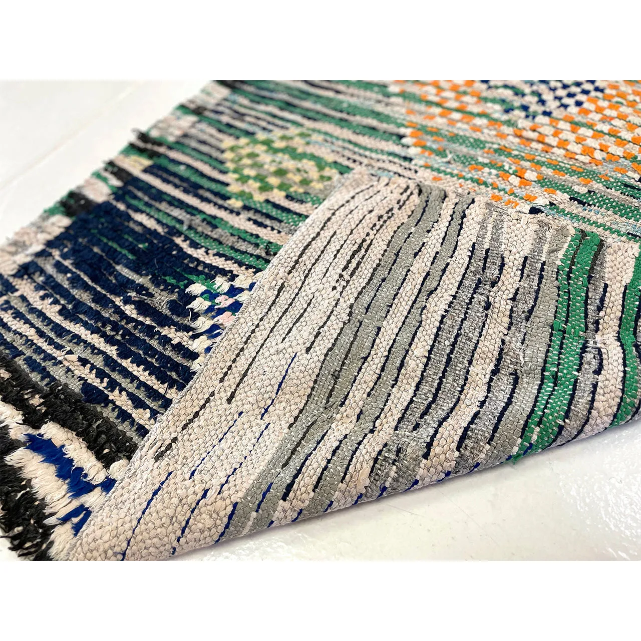 No. 900 | 2’ 7” x 5’ 9”