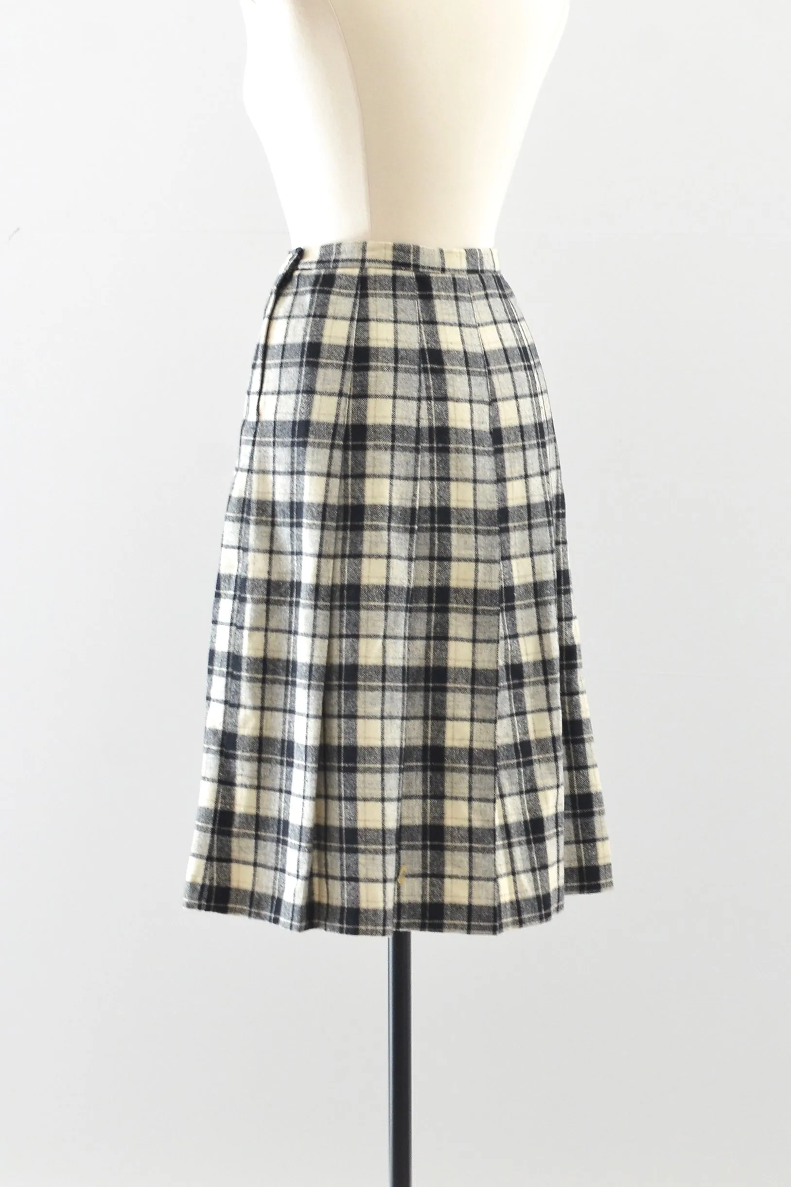 Plaid Skirt / M