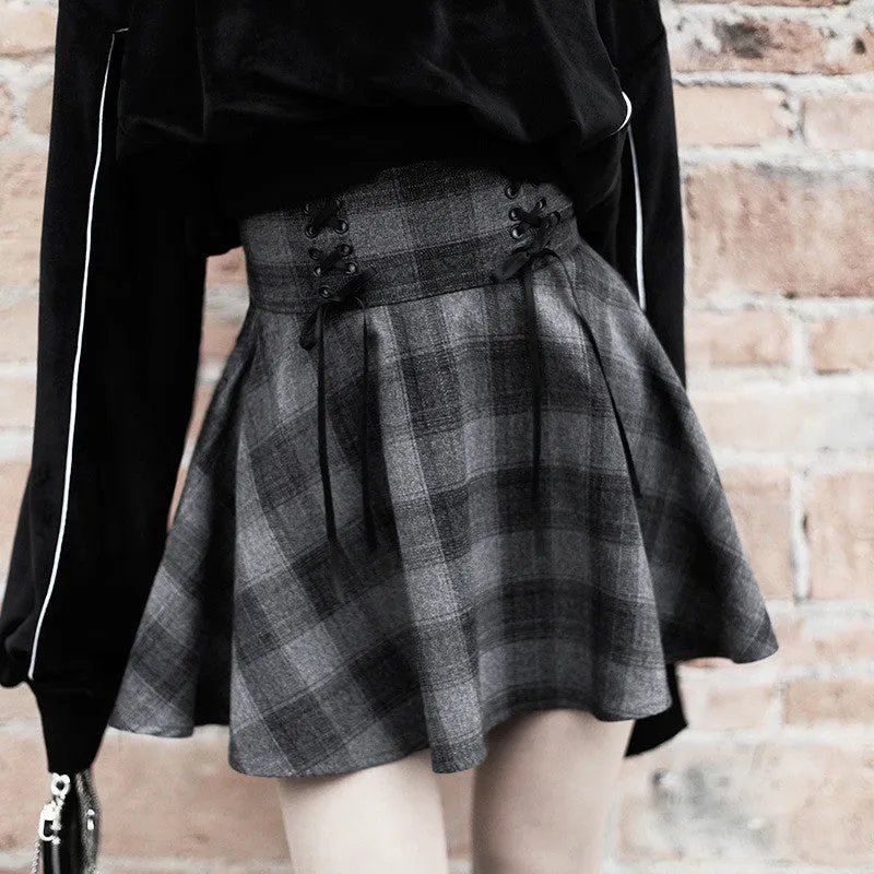 "DARK BLACK PLAID" SKIRT D042401