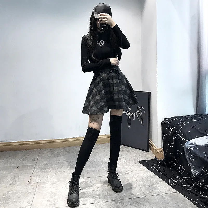 "DARK BLACK PLAID" SKIRT D042401
