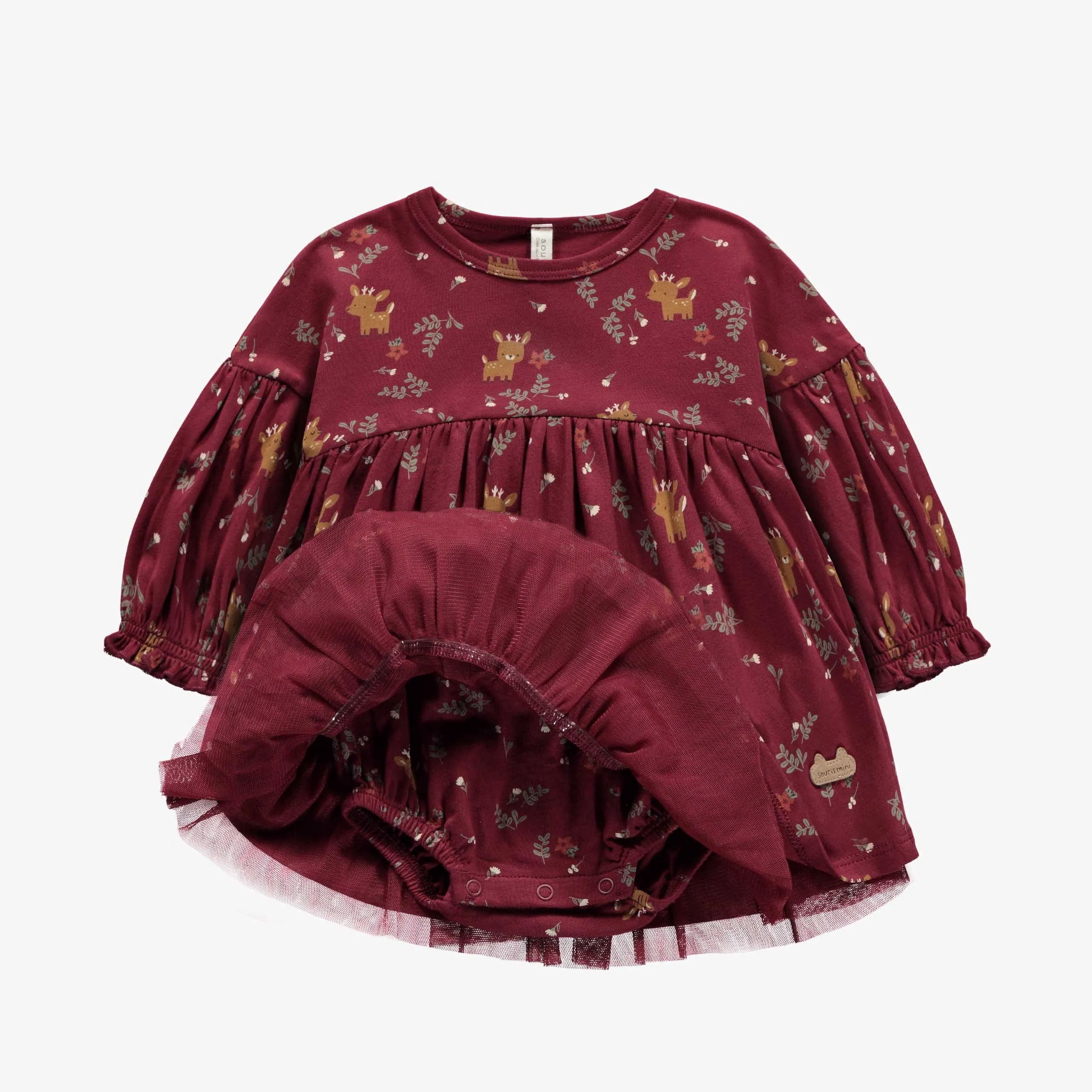 Robe ample rouge à manches longues au motif de rennes en coton biologique, naissance || Red long sleeved dress of loose fit with a reindeer pattern in organic cotton, newborn