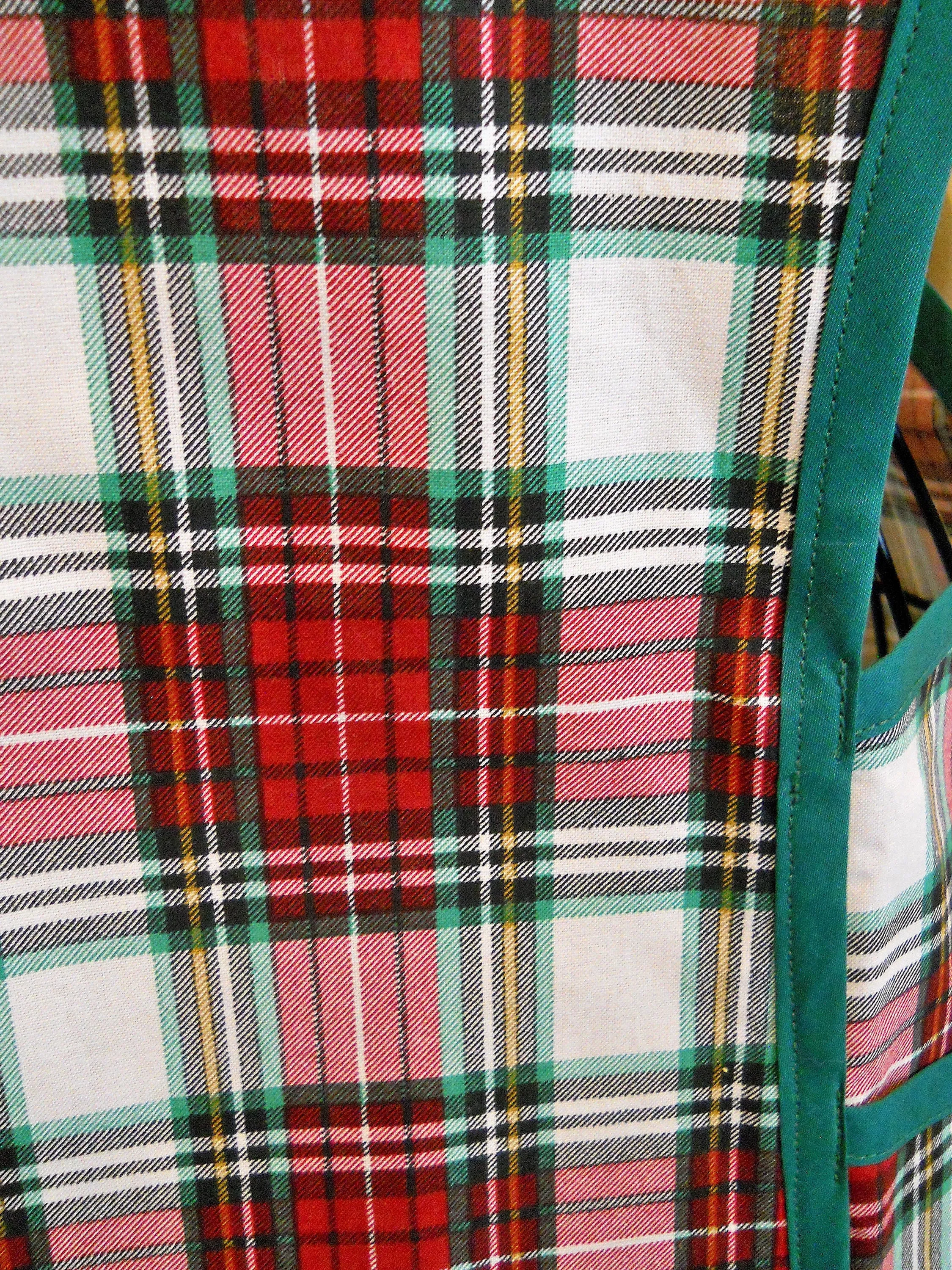Rustic Style No Tie Crossover Apron in Red and Green Tartan Plaid in Large