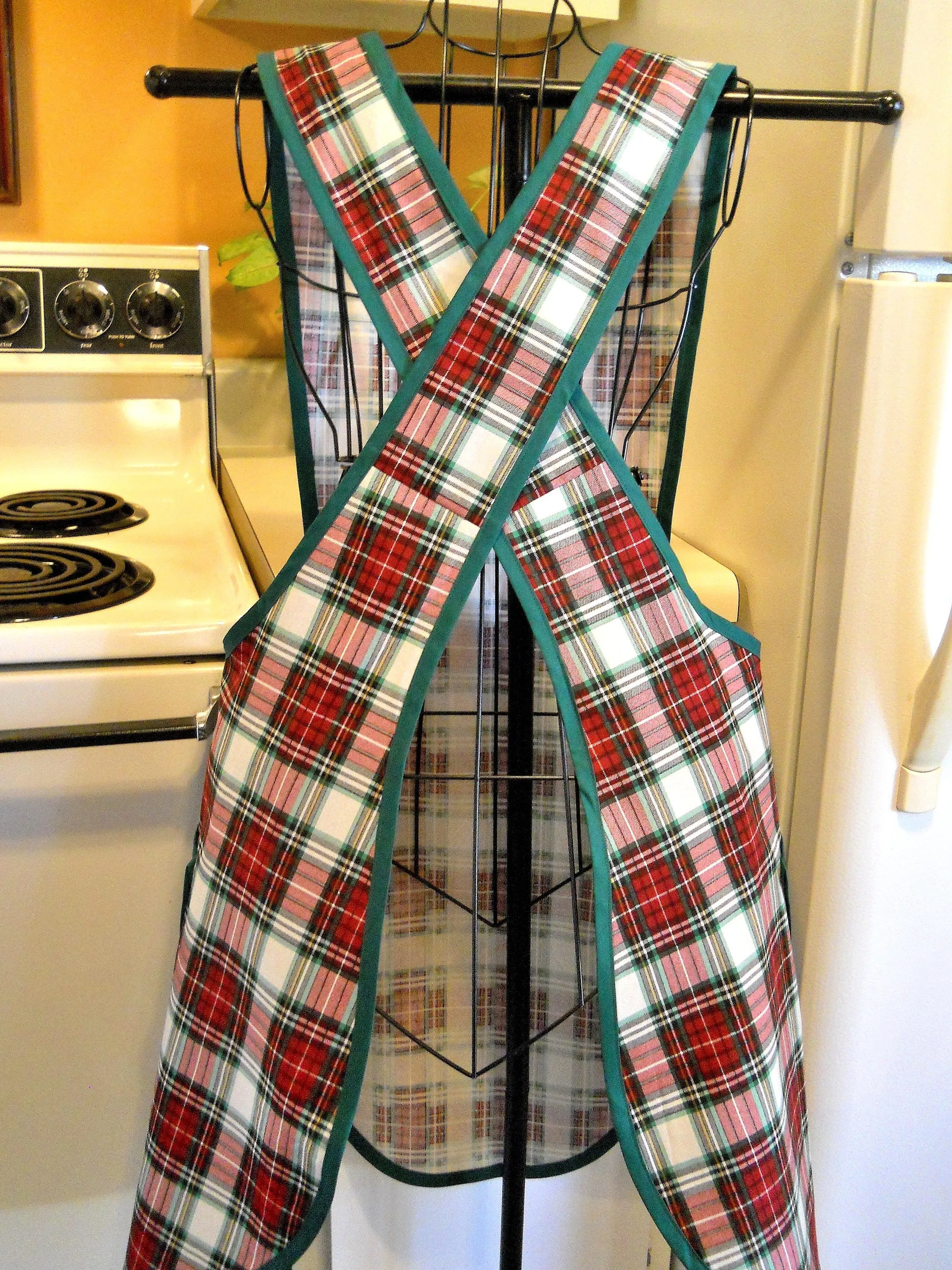 Rustic Style No Tie Crossover Apron in Red and Green Tartan Plaid in Large