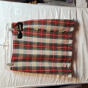 Sara Campbell Vintage blanket/plaid mini skirt with fringe hem &amp; side sz 4