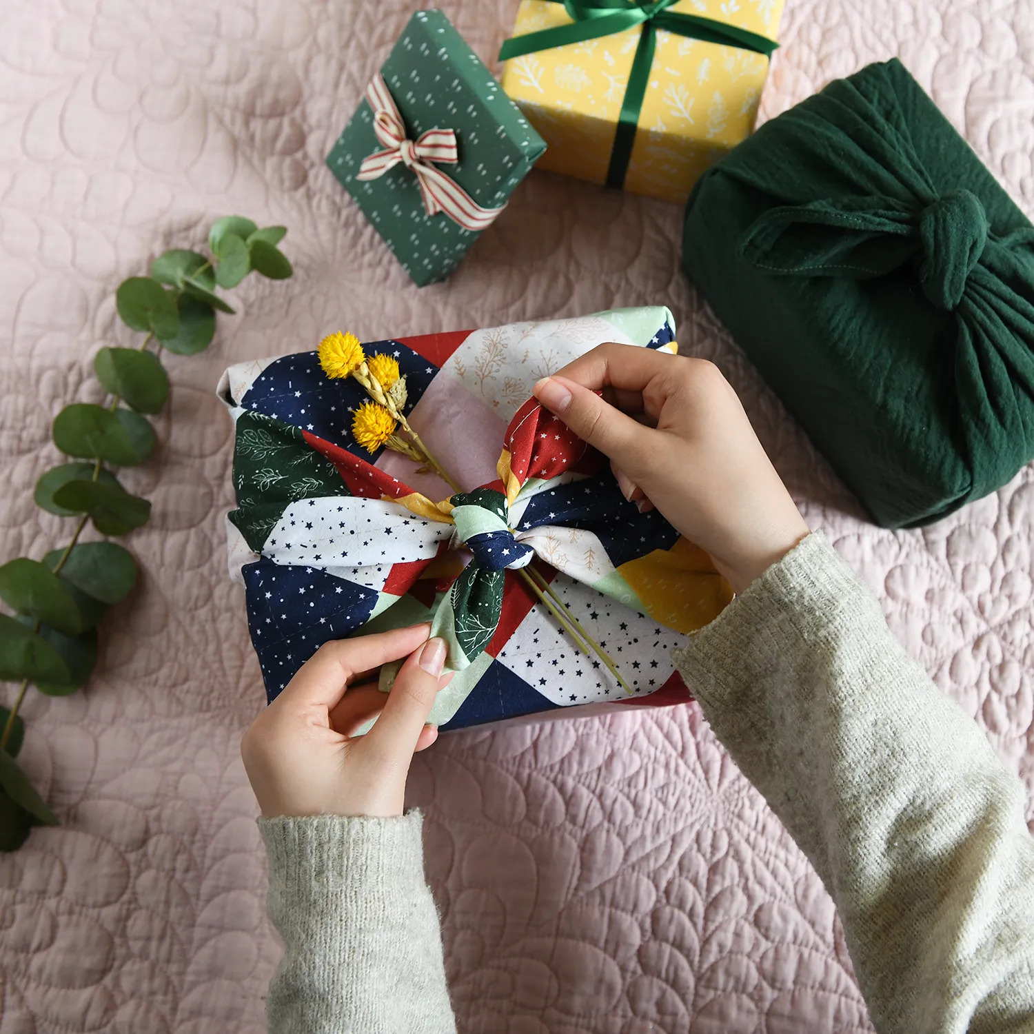 SECONDS / Reusable Traditional Patchwork Fabric Gift Wrap