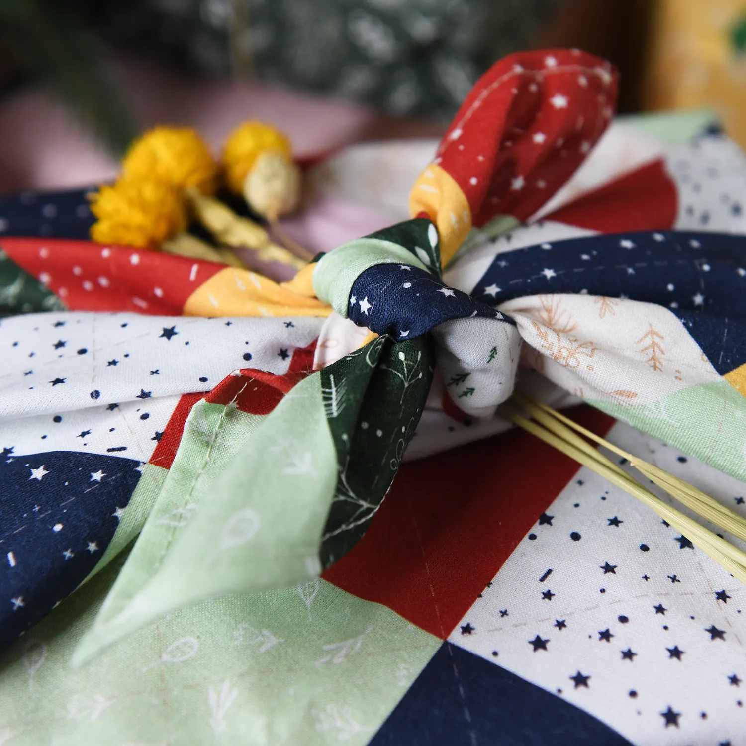 SECONDS / Reusable Traditional Patchwork Fabric Gift Wrap