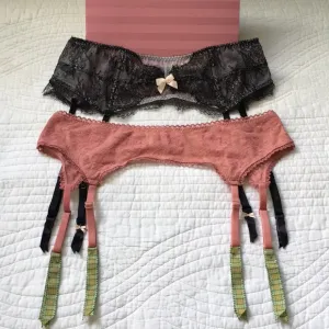 Victoria’s Secret Two Garters Vintage Style M/L NWT