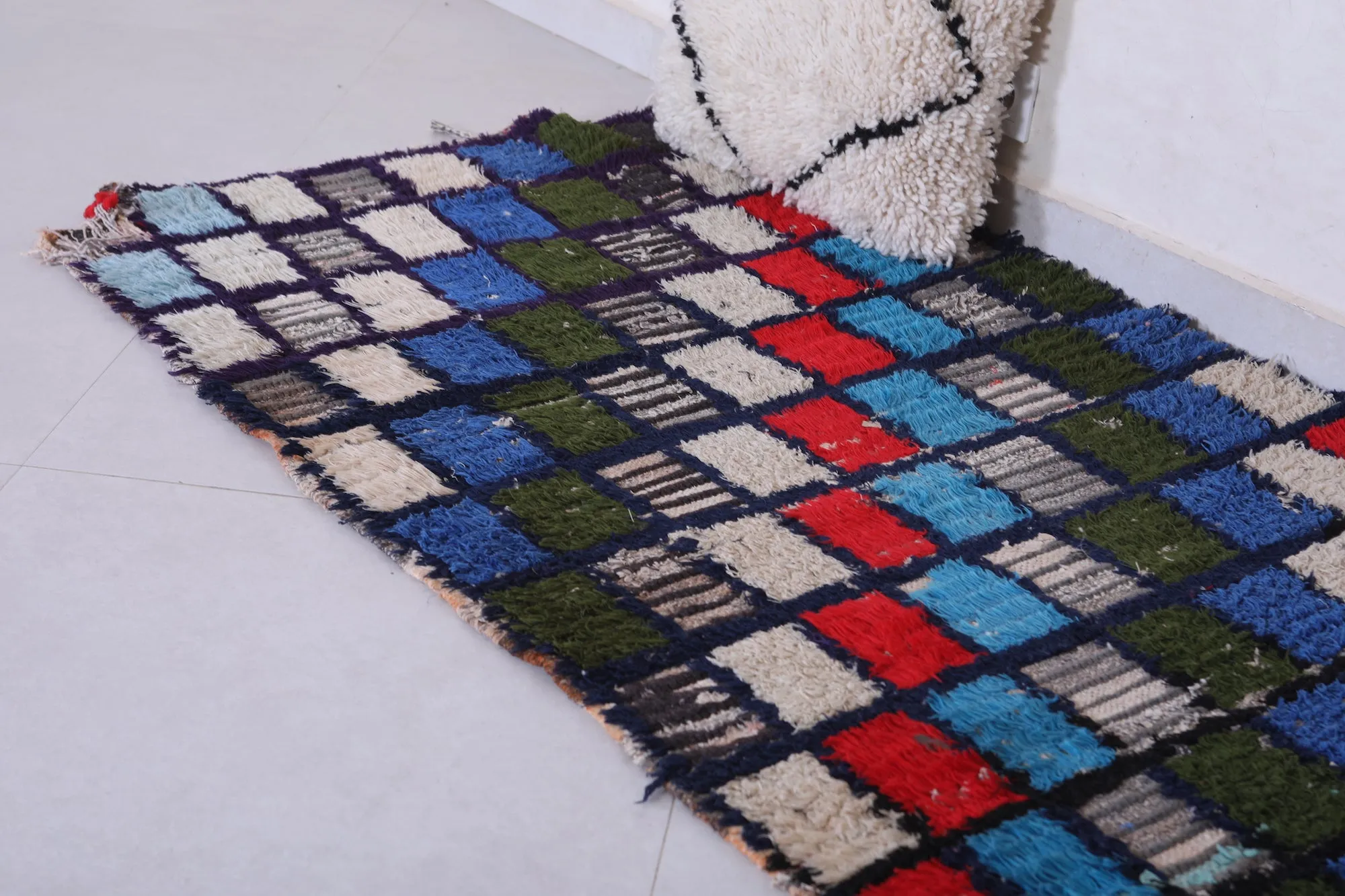 Vintage Checkered Rug 2.9 X 6.1 Feet – Handwoven Moroccan Style