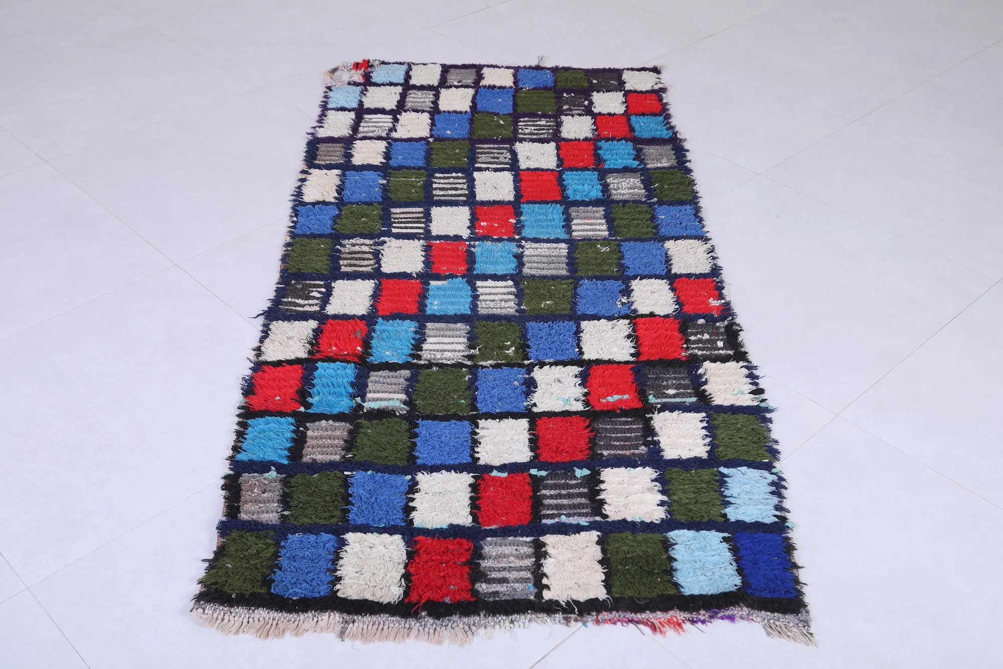 Vintage Checkered Rug 2.9 X 6.1 Feet – Handwoven Moroccan Style