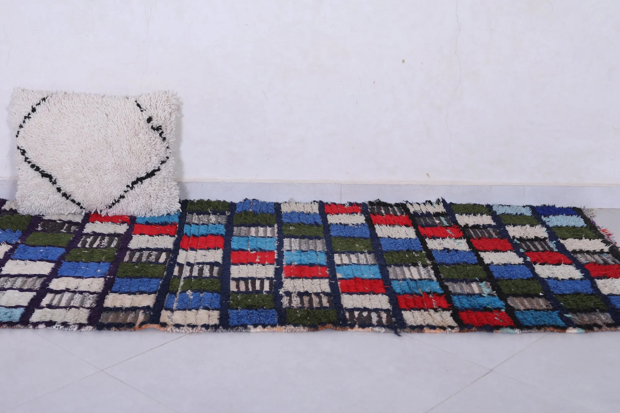 Vintage Checkered Rug 2.9 X 6.1 Feet – Handwoven Moroccan Style
