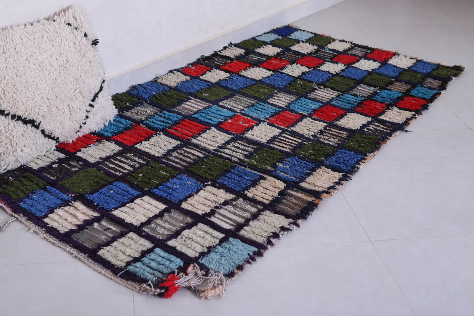 Vintage Checkered Rug 2.9 X 6.1 Feet – Handwoven Moroccan Style