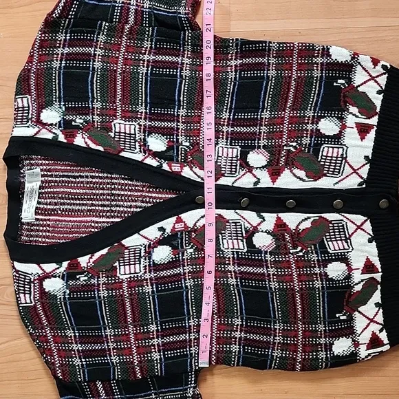 Vintage Crossings Plaid Golf Button Cardigan