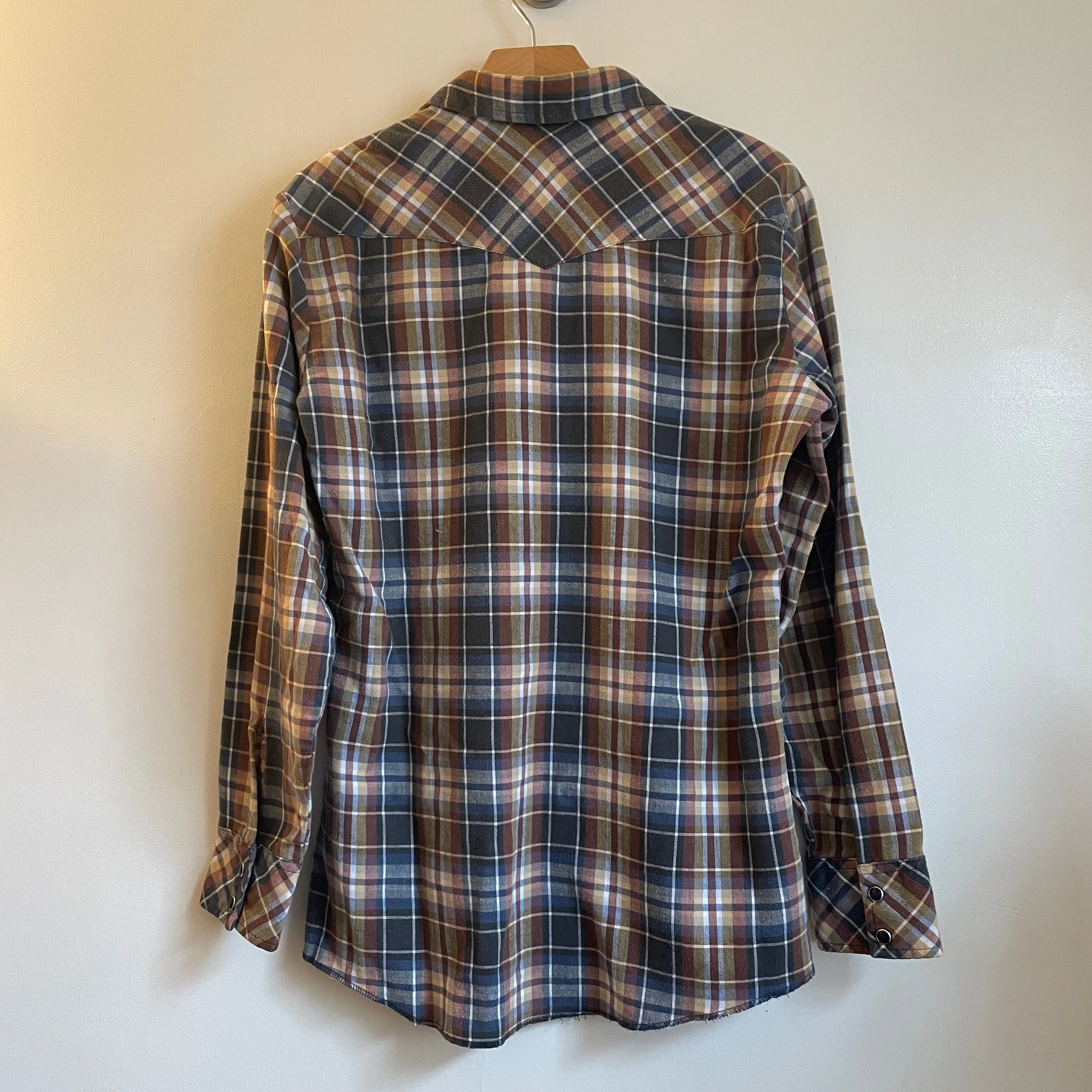 Vintage Wrangler Western Wear Plaid Pearl Snap Flannel Shirt // Unisex Size Medium