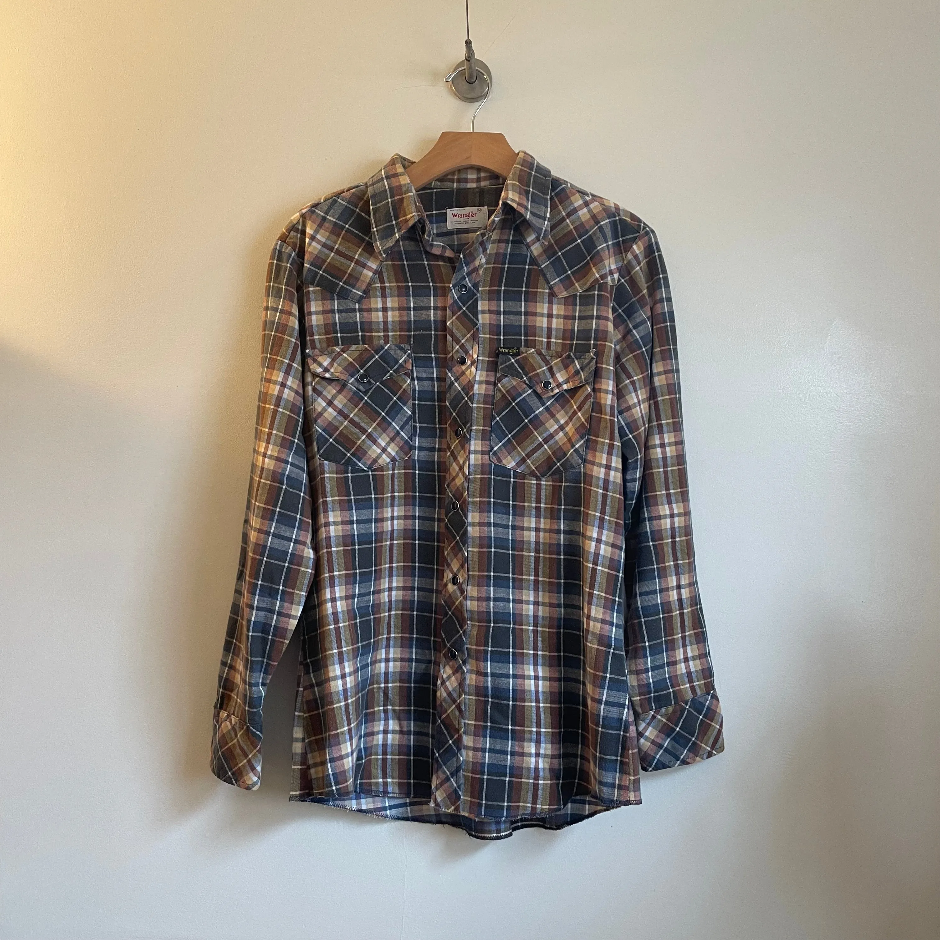 Vintage Wrangler Western Wear Plaid Pearl Snap Flannel Shirt // Unisex Size Medium