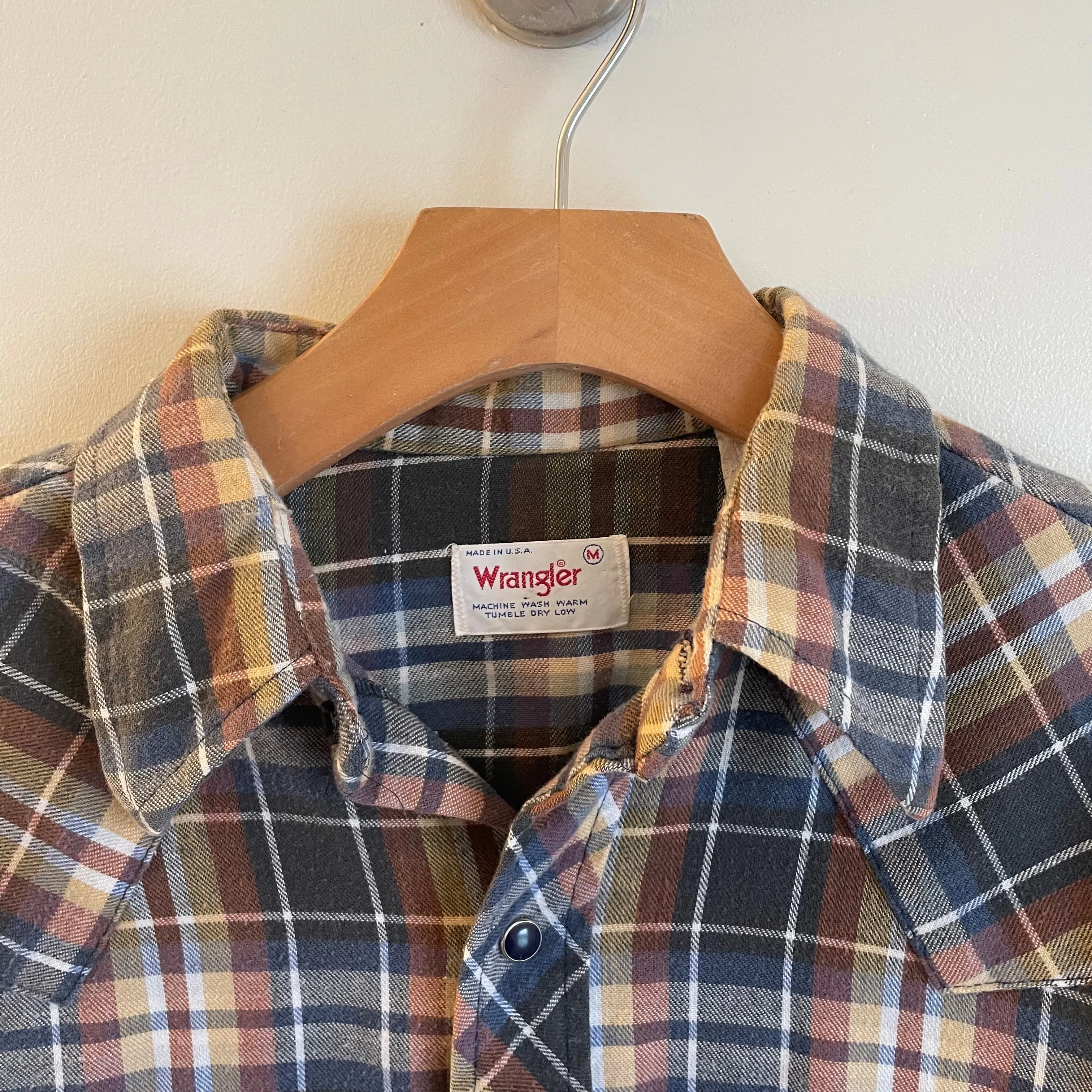 Vintage Wrangler Western Wear Plaid Pearl Snap Flannel Shirt // Unisex Size Medium
